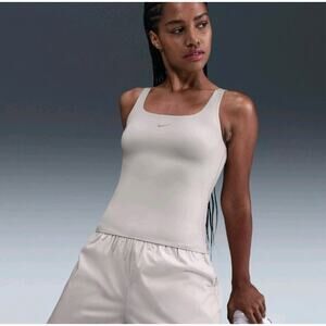 NWT Nike Form Women's Stealth Evaporation Ivory Off White Tank Top Size Small